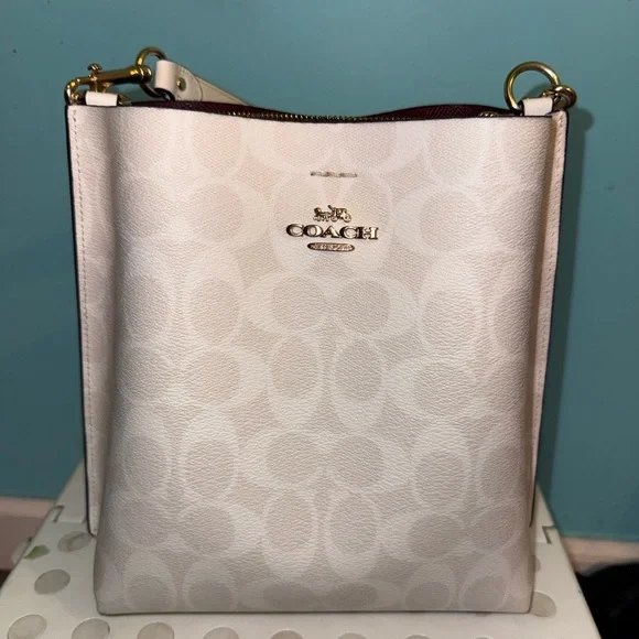 Coach Cream Bag with Gold Accents - Picture 1 of 6